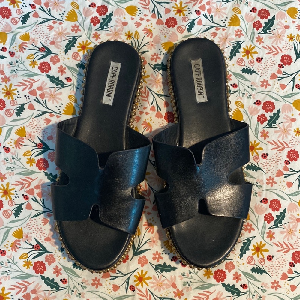 Cape Robbin Black Sandals Size 9